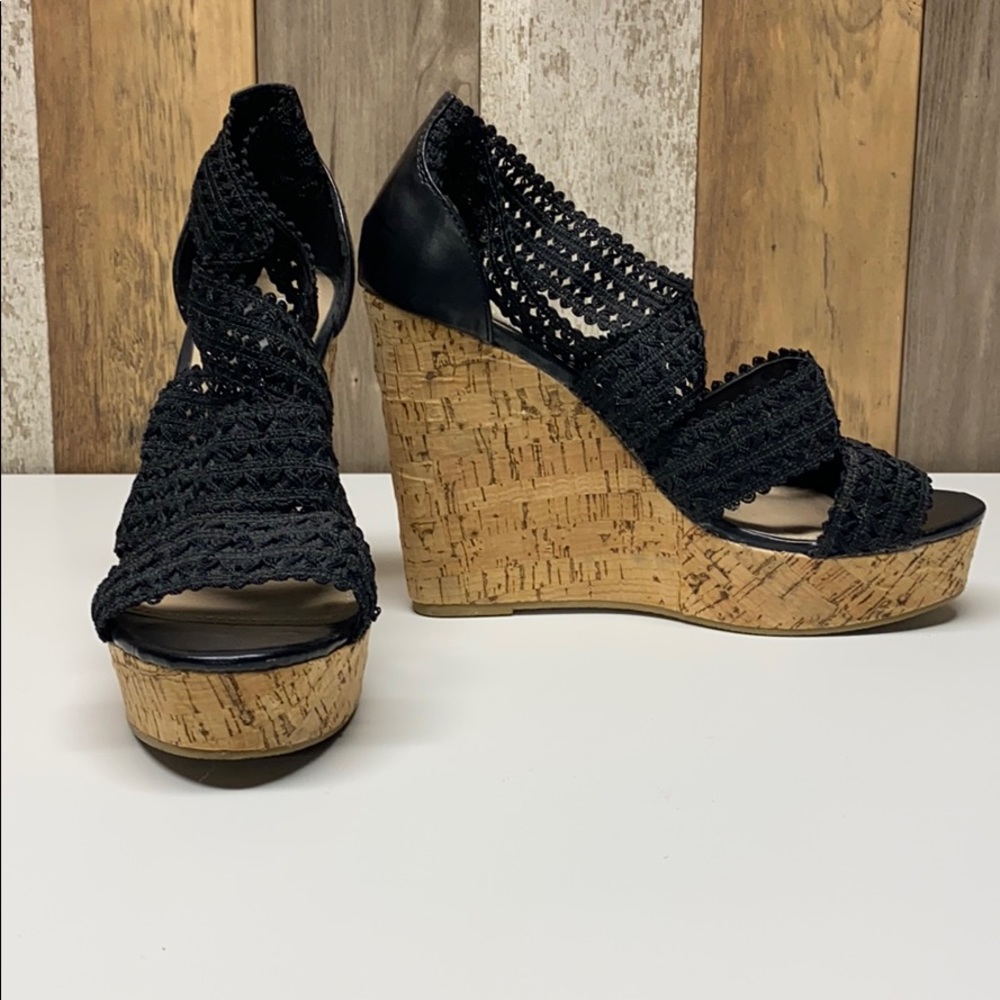 Steve Madden size 9 black wedges